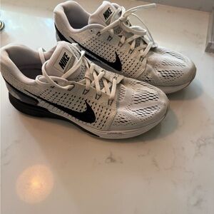 Nike Lunar glide 7 White and Black Athletic Sneakers